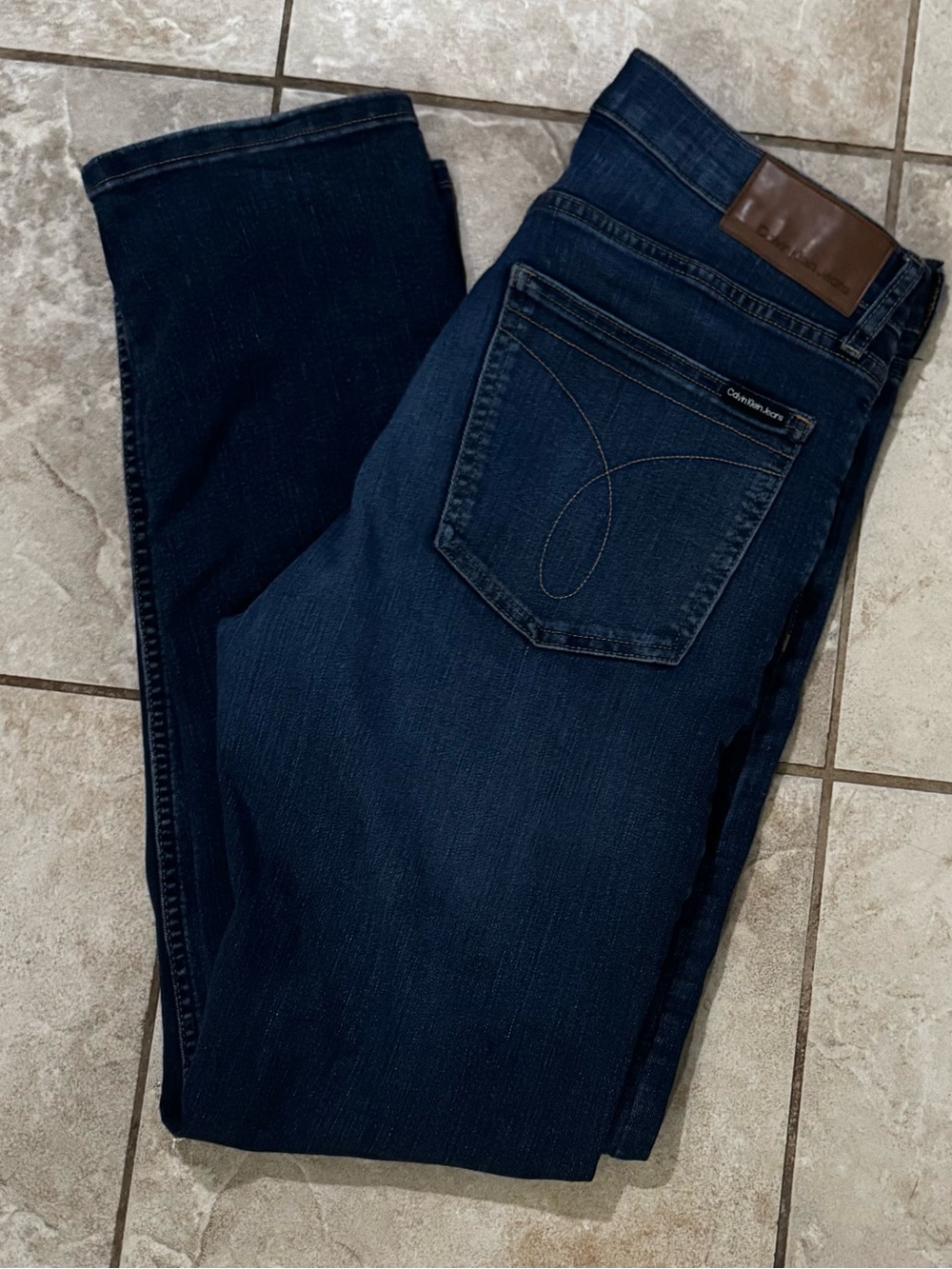 Calvin Klein Jeans Men’s 32x32 Slim Straight Fit Dark Wash Denim
